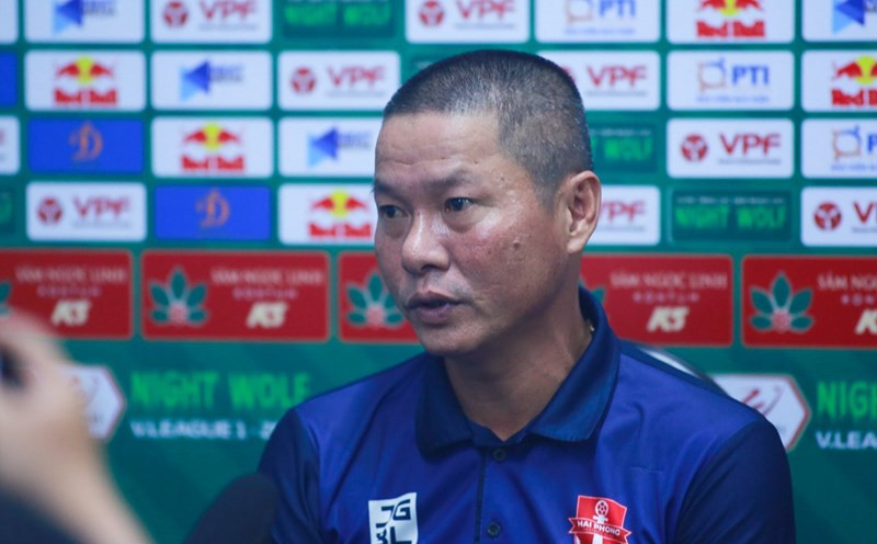 Chu Đình Nghiêm là một huấn luyện viên bóng đá cừ khôi của Việt Nam