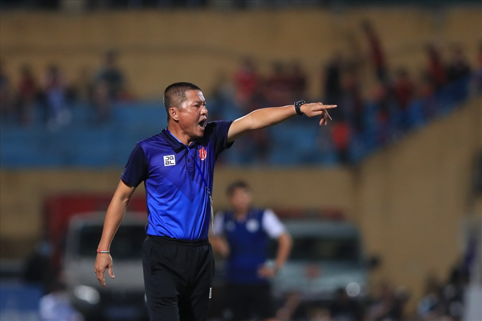 Dù thua đậm nhưng huấn luyện viên Chu Đình Nghiêm vẫn tỏ ra hài lòng về học trò