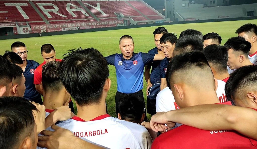 Tại sao khẳng định HLV Chu Đình Nghiêm hay nhất V-League 2022?